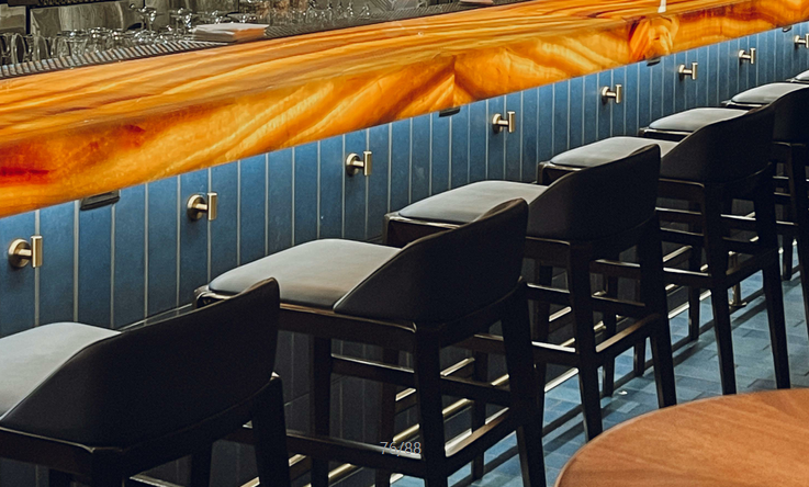 吧椅材质对于舒适度和耐用性的影响