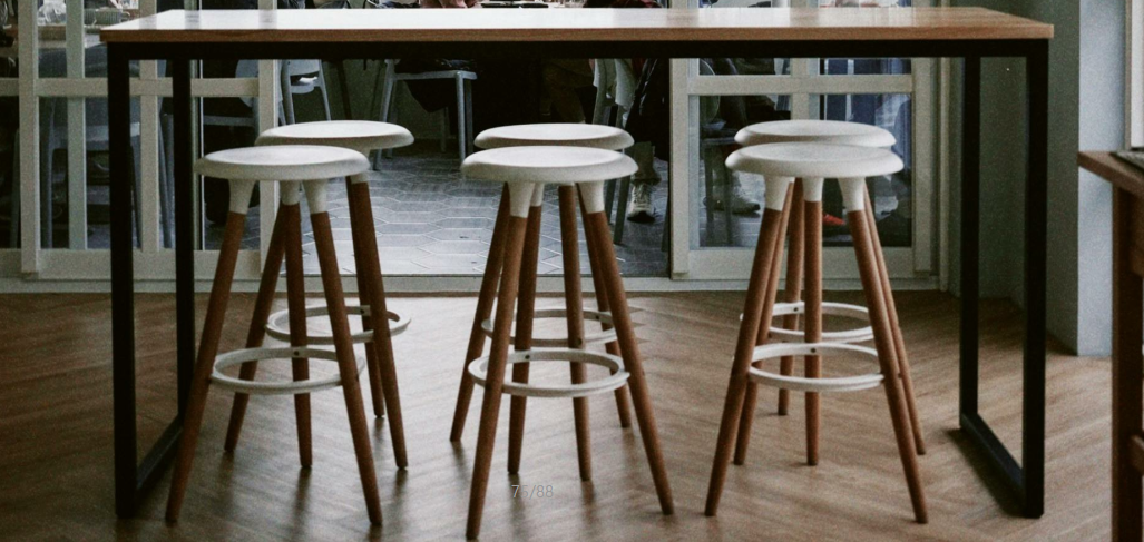 塑料材质的吧椅会有异味吗？